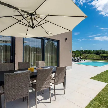 Holiday home Dafna *